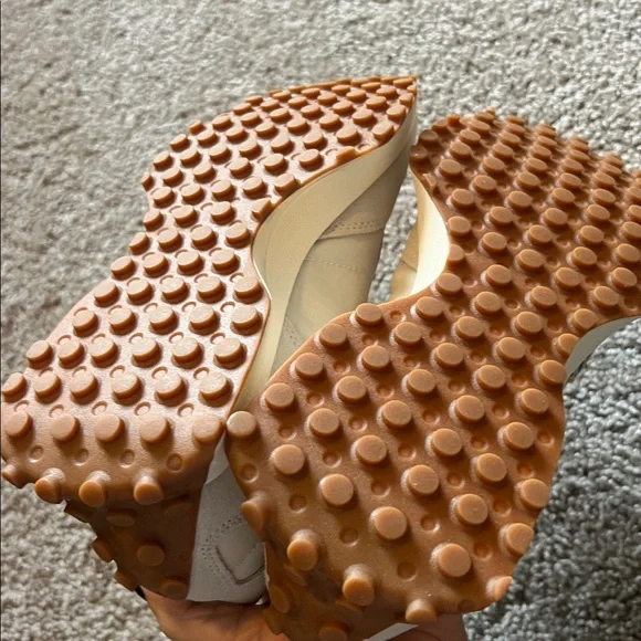 NWT New Balance 327sneakers in off white with leopard print logo. Super cute!! - Picture 6 of 7